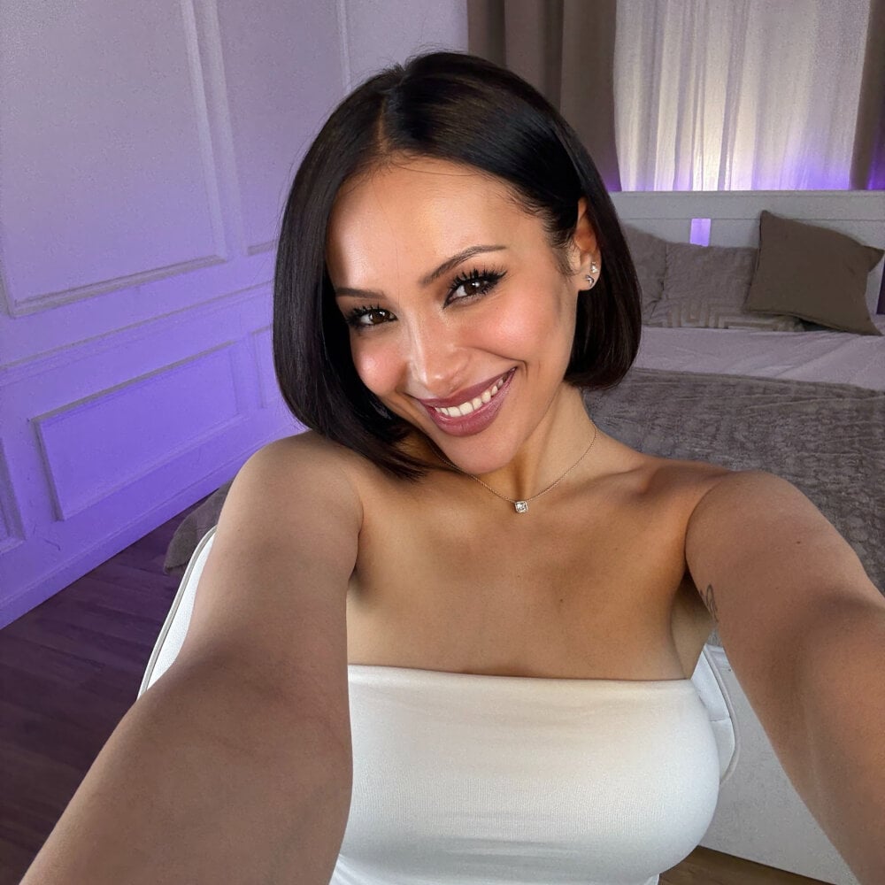 MiaaMoreno Chatroom