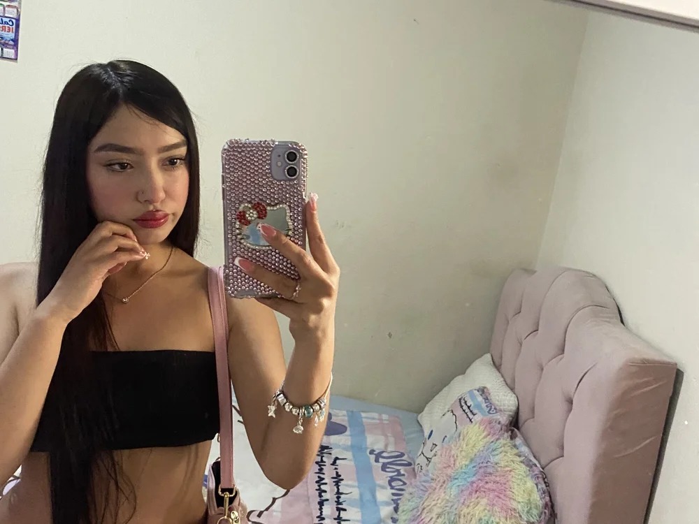 Miakittyyy Chatroom