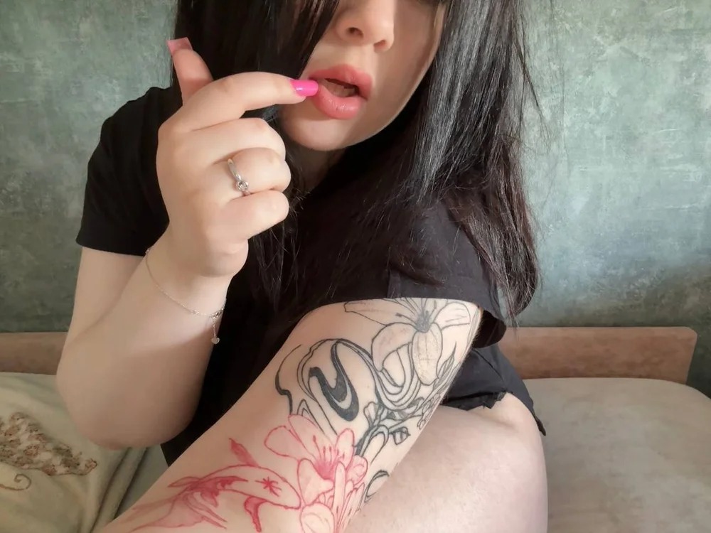 Michelle_Host Chatroom