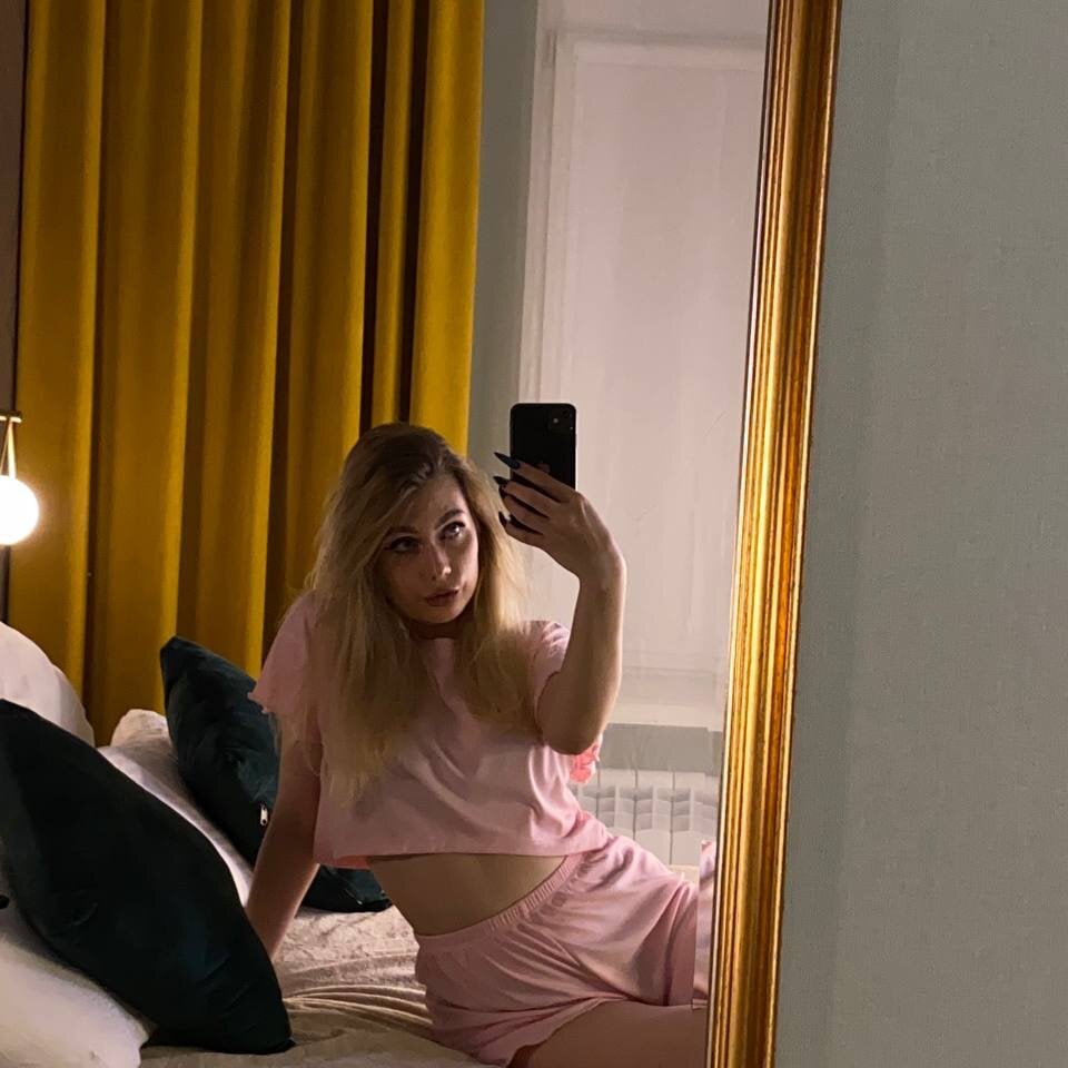 Michelle_Mary Chatroom