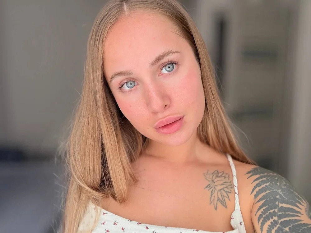 Micky_blush Chatroom
