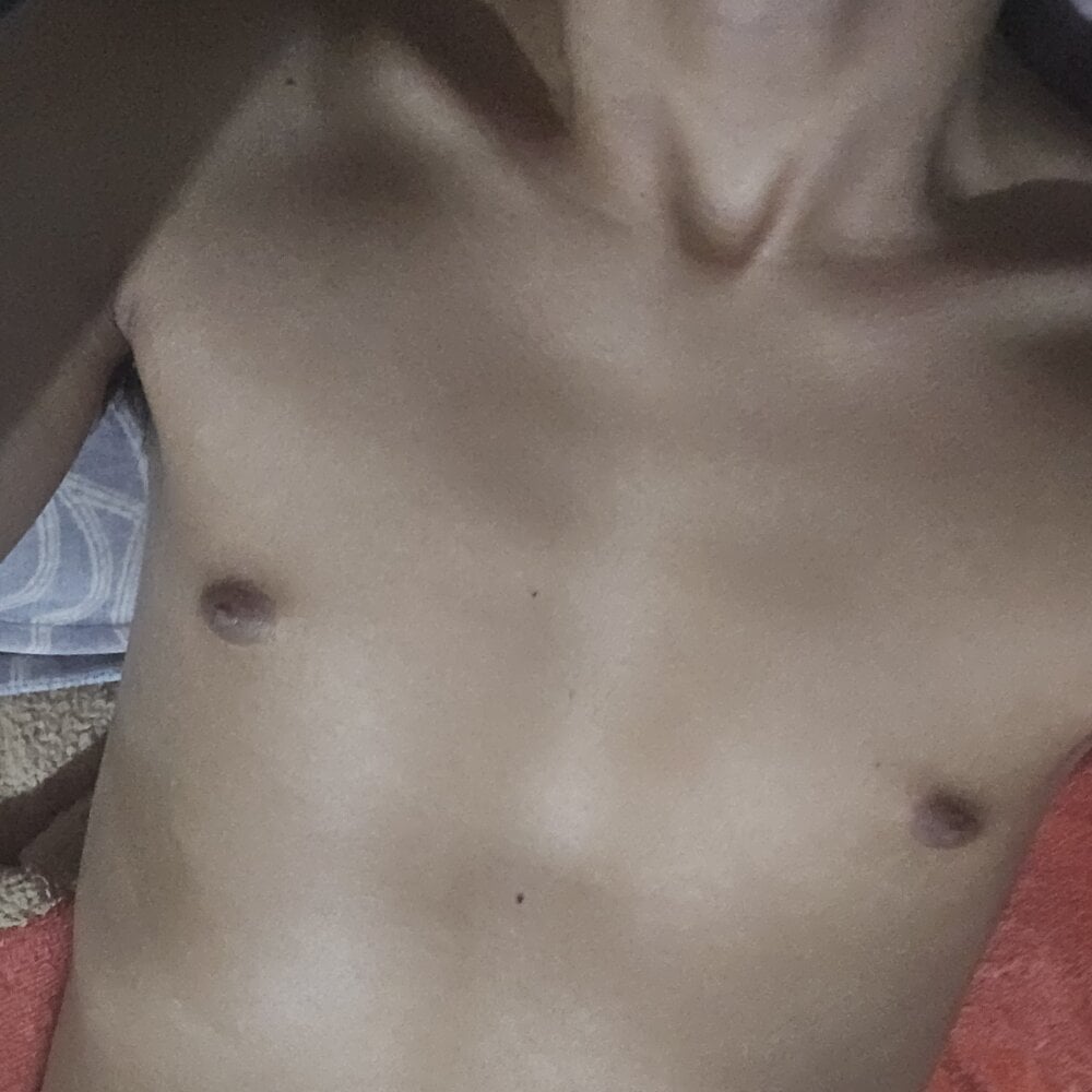 Miguelito_19 Chatroom