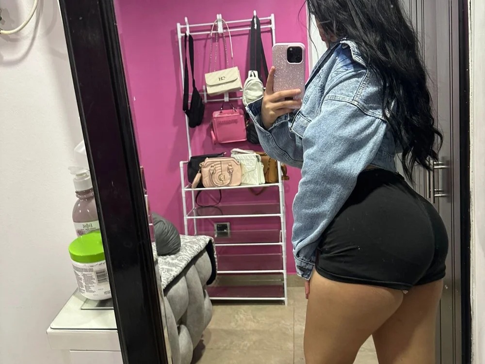 Miiaa_69 Chatroom