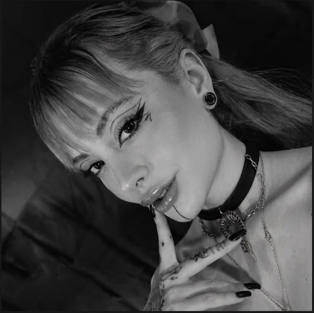 Miiaa_Stonee Chatroom