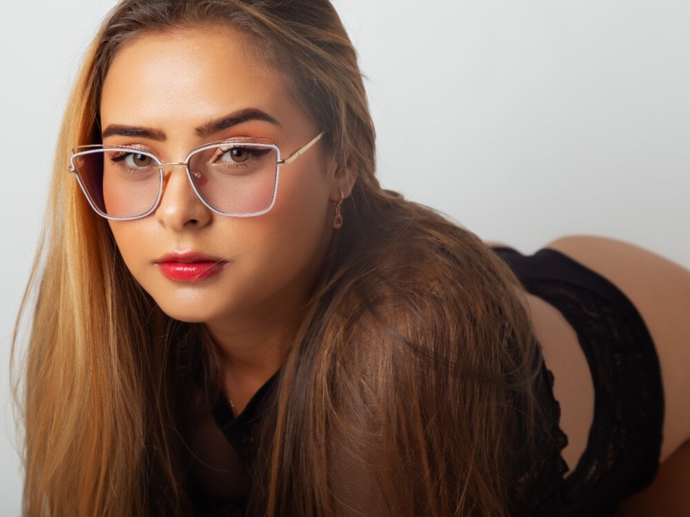 MikaelaStone Chatroom