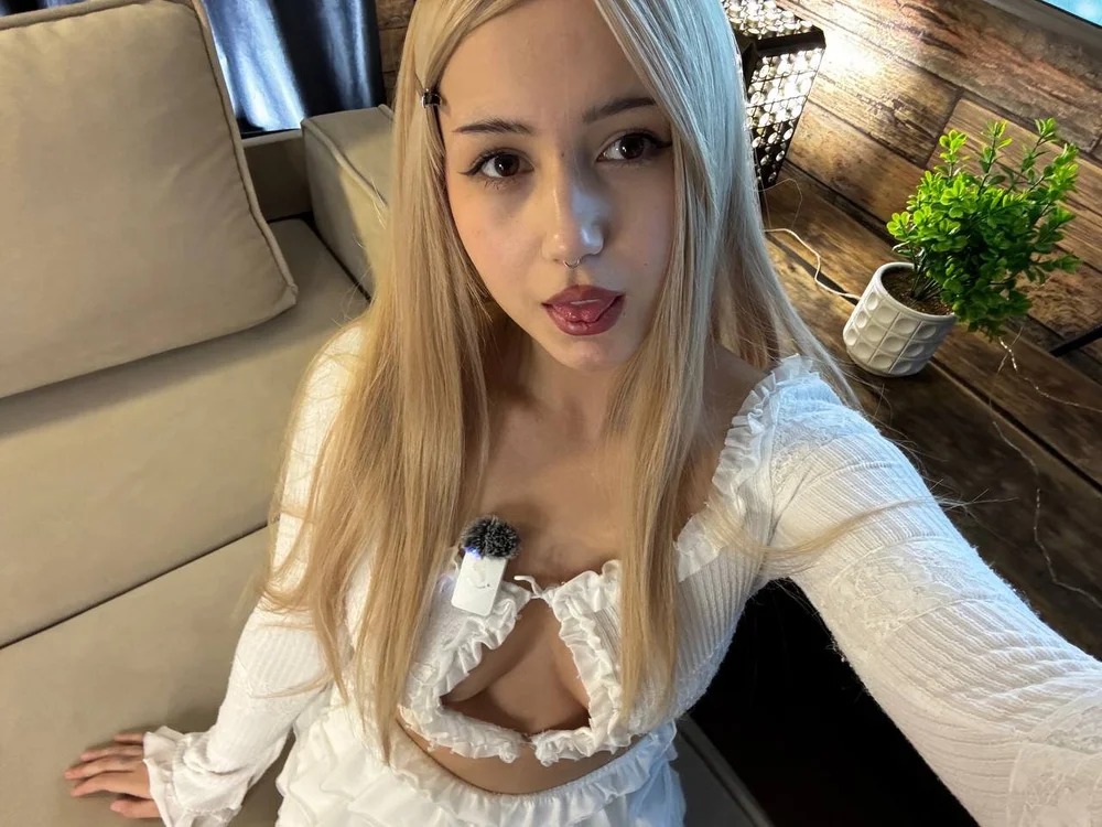 MilaFlower_ Chatroom