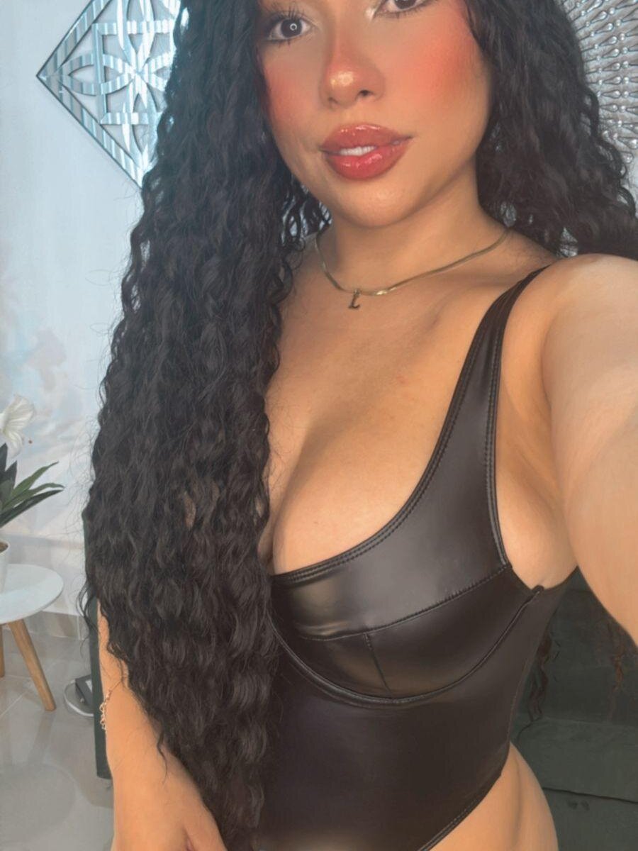 MilaVelvet_ Chatroom