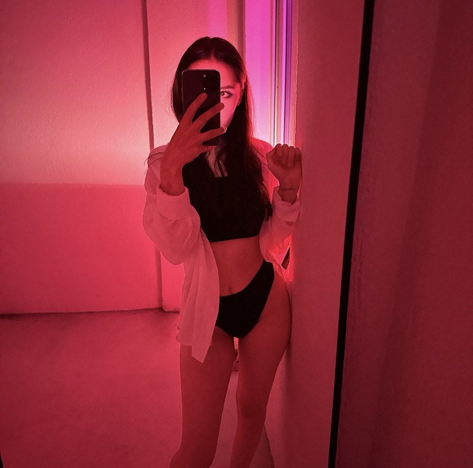 Mila_Ross Chatroom