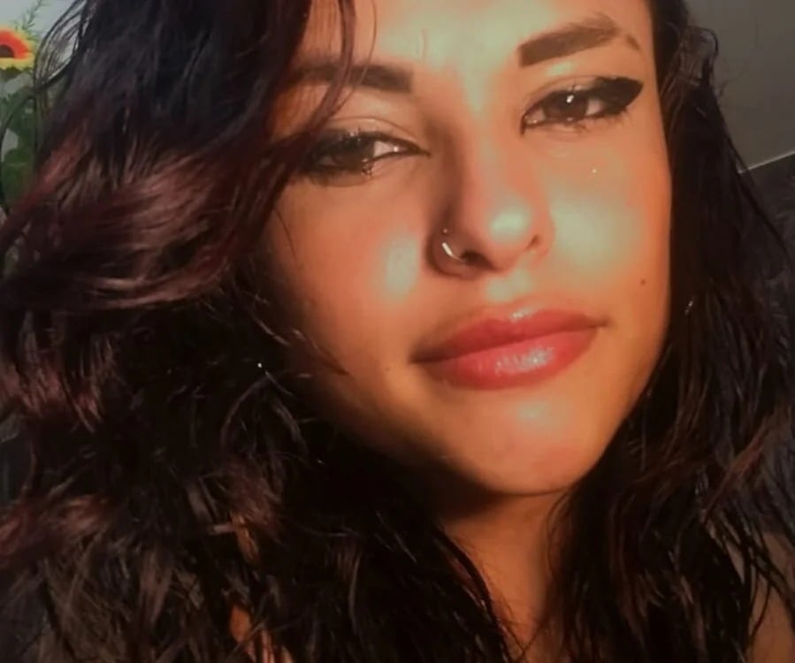 Mila_Travis Chatroom