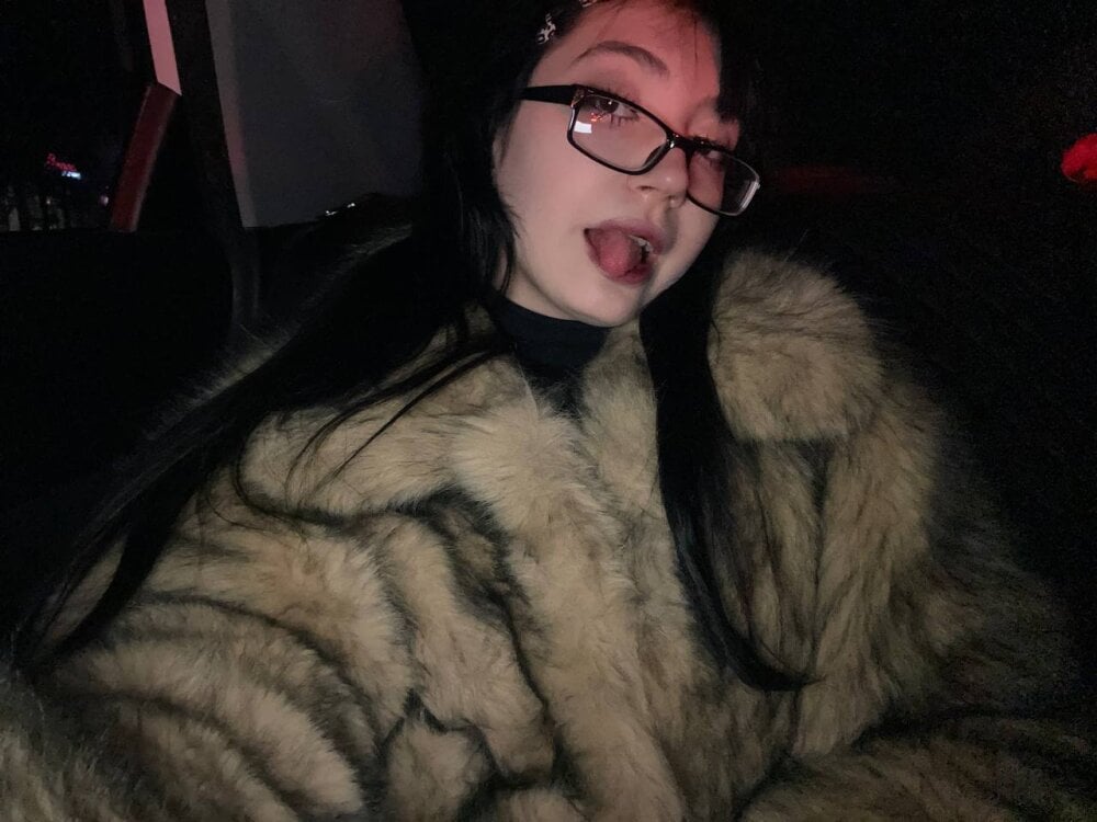 Mila_Whelson Chatroom