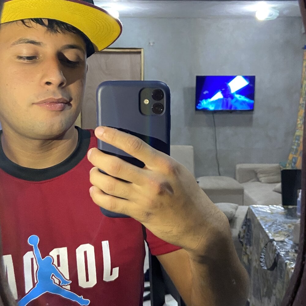 Milanyvero_ Chatroom