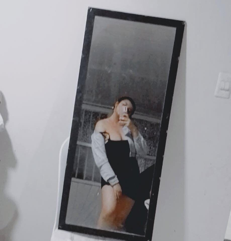 MilfBlonde_ Chatroom