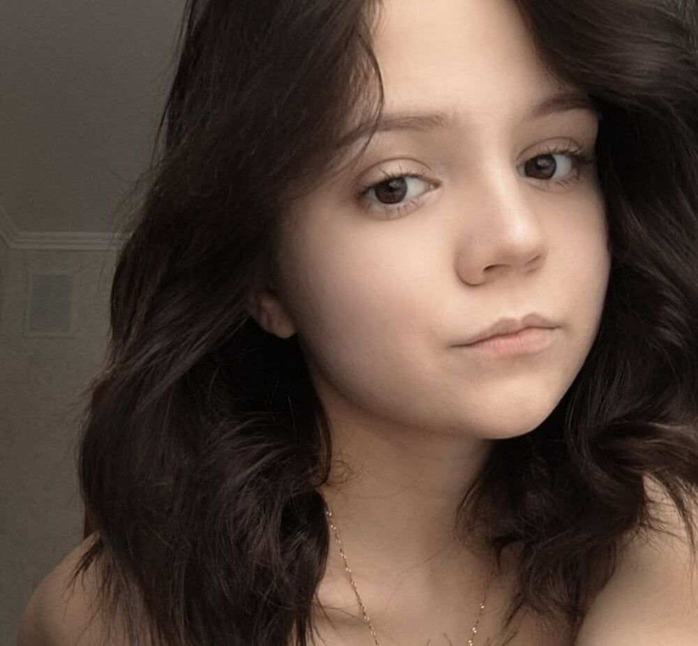 MillieBobby_JR Chatroom