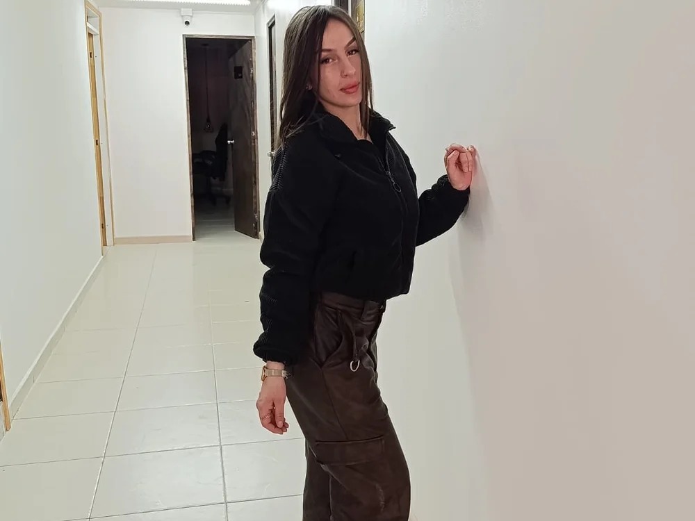 Miss_BellaVs Chatroom