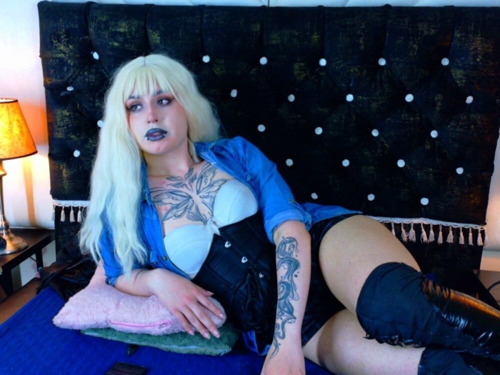 Miss_Camilla_ Chatroom