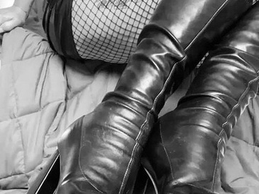 mistress-ivy51