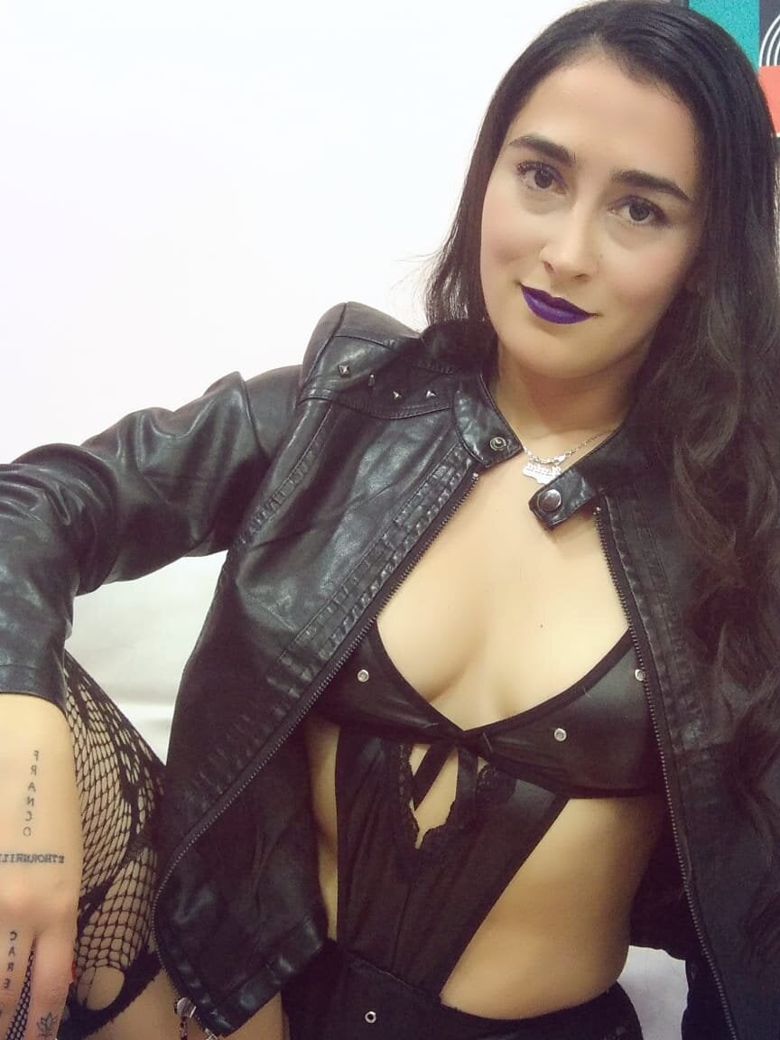 Mistress_Sharlott_ Chatroom