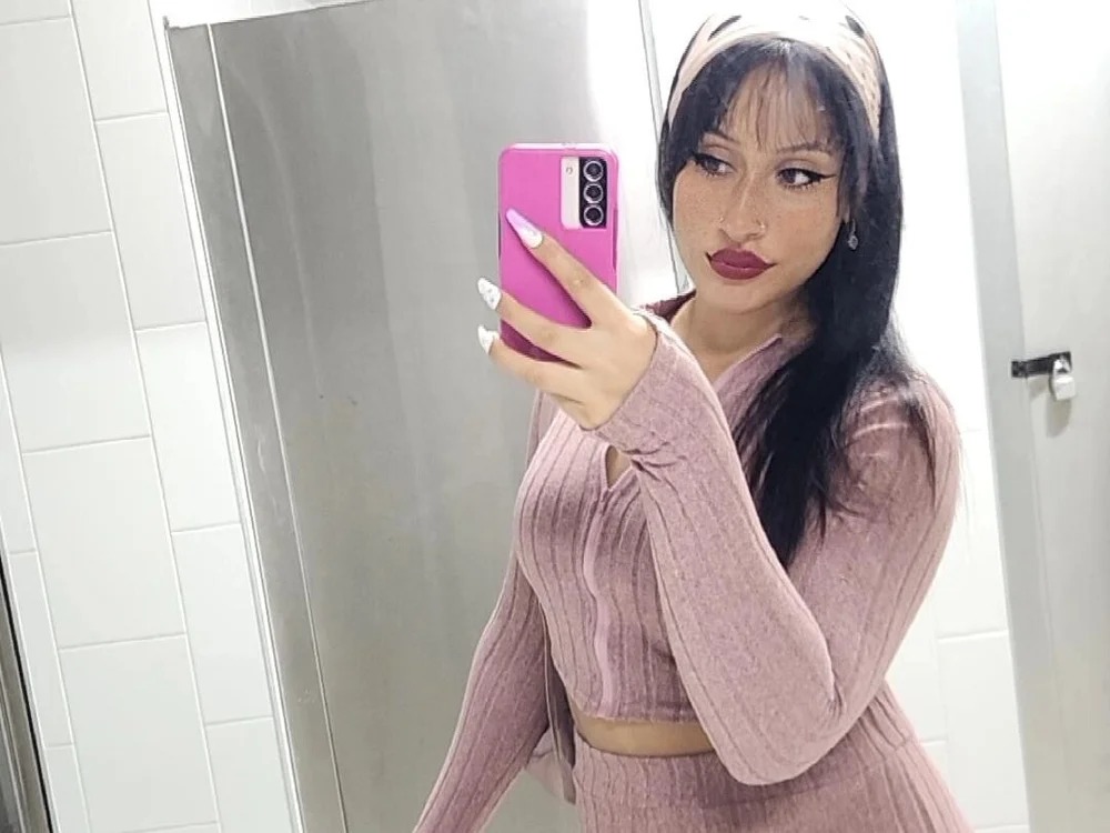 Misty-rosa Chatroom