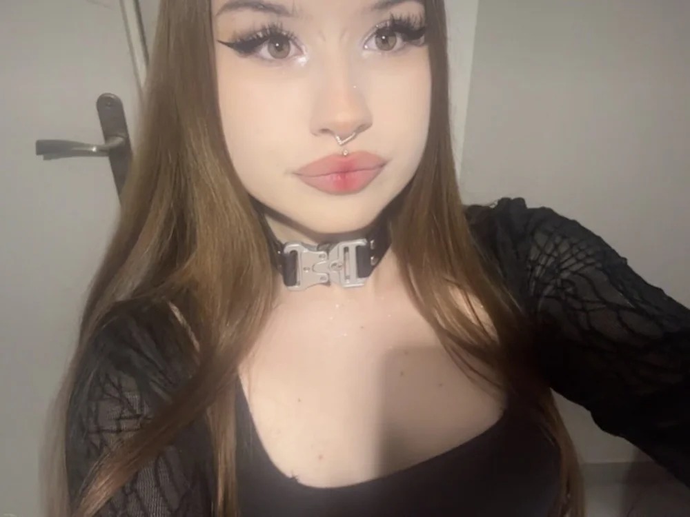 MollyHotTeen Chatroom