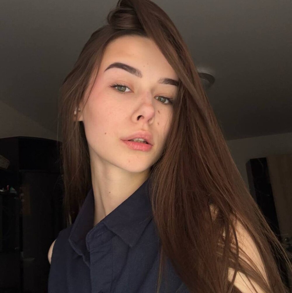 Molly_Akolly Chatroom