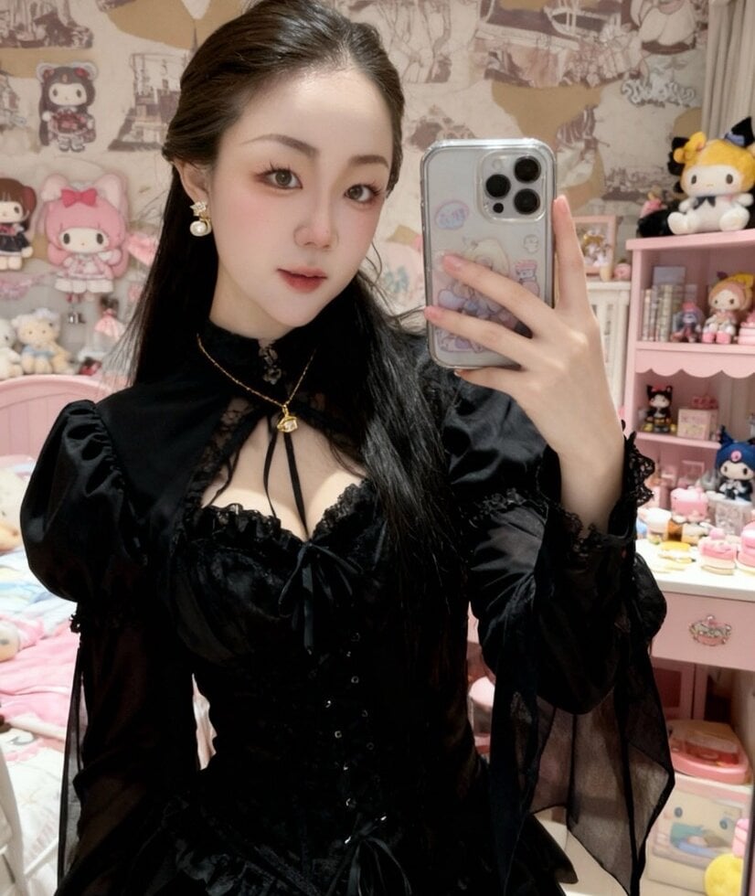 Monica-666888- Chatroom