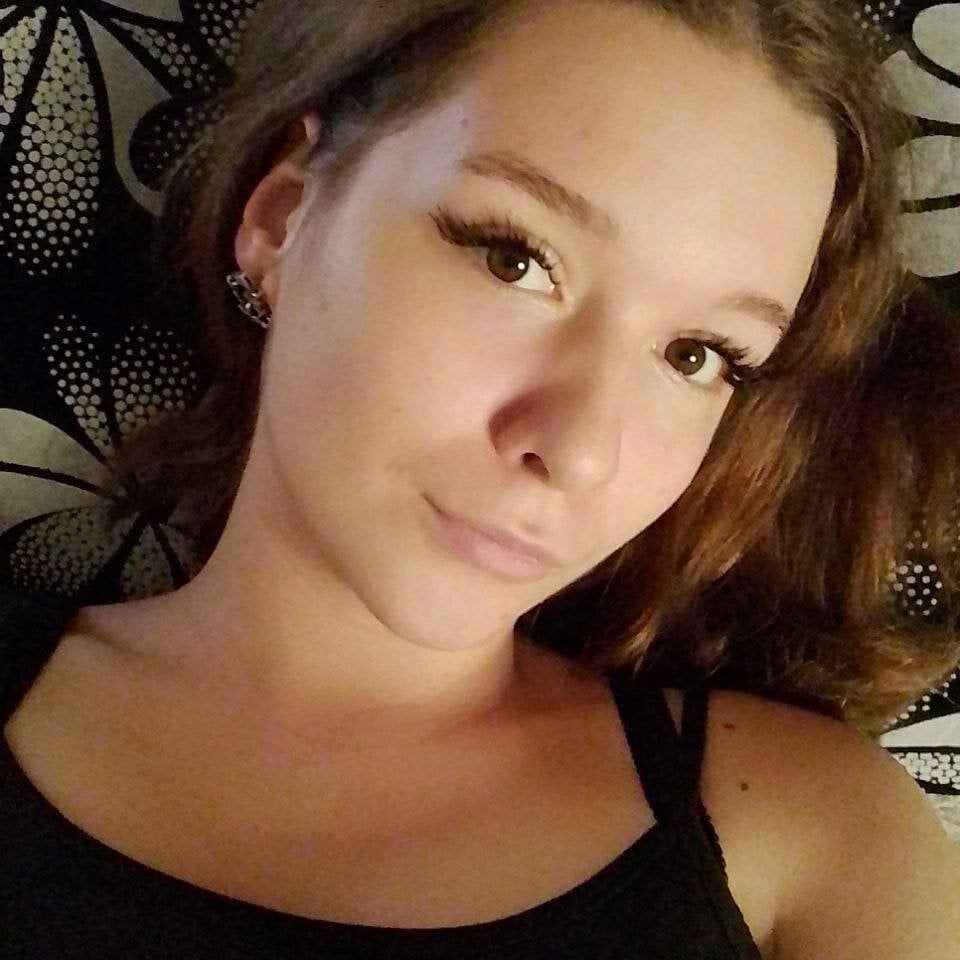 MonicaFoxt Chatroom