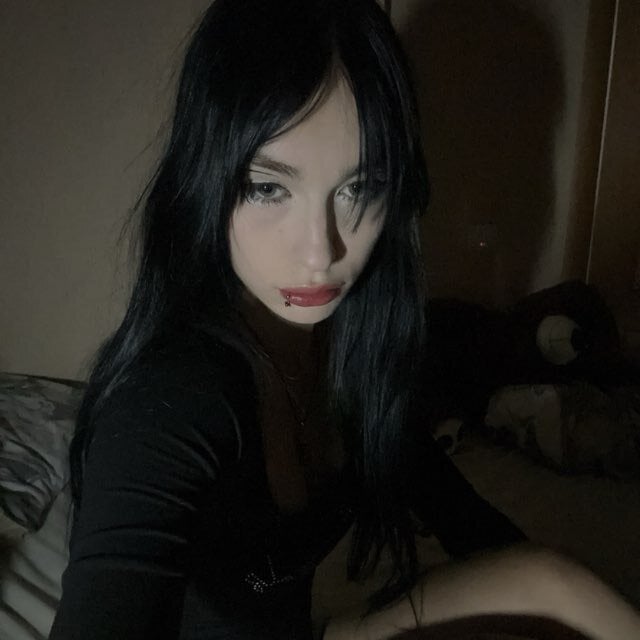Monicahere Chatroom