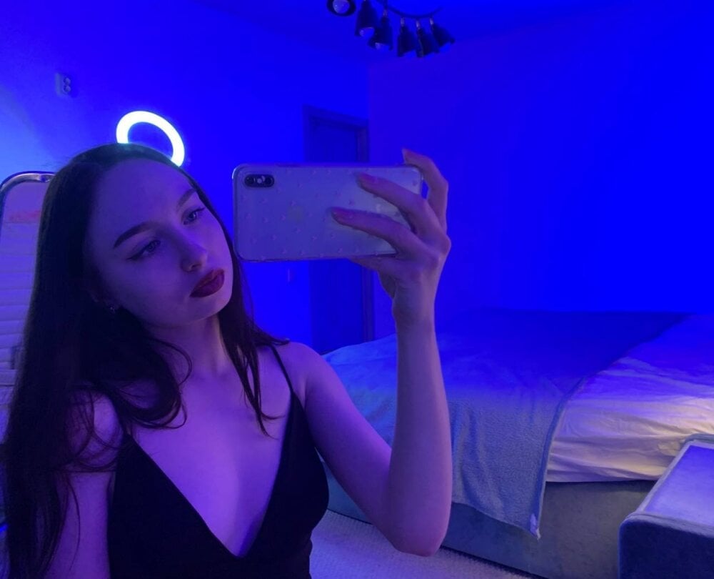 MonikaCarter Chatroom