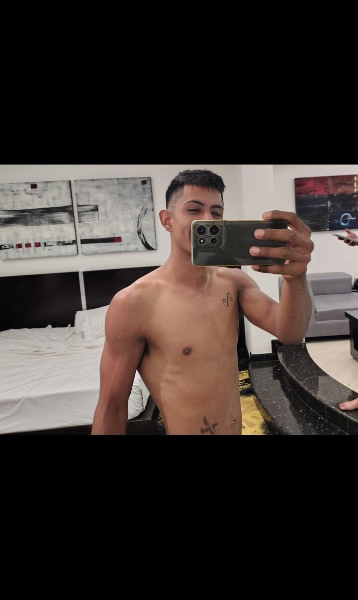 MorenoSOLOTARIO Chatroom