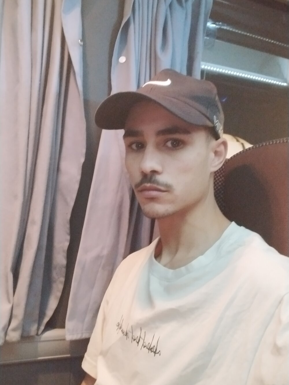 Mourad_43 Webcam Profile Picture Mourad_43 Chatroom