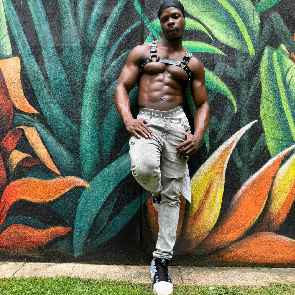 MrByronStallion Chatroom