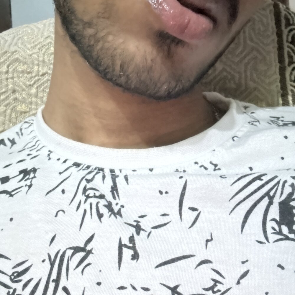 Mumbai_guyy Chatroom