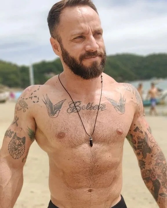 MuscleBearRey Chatroom