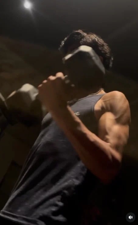 Muscle_daddy_ Chatroom