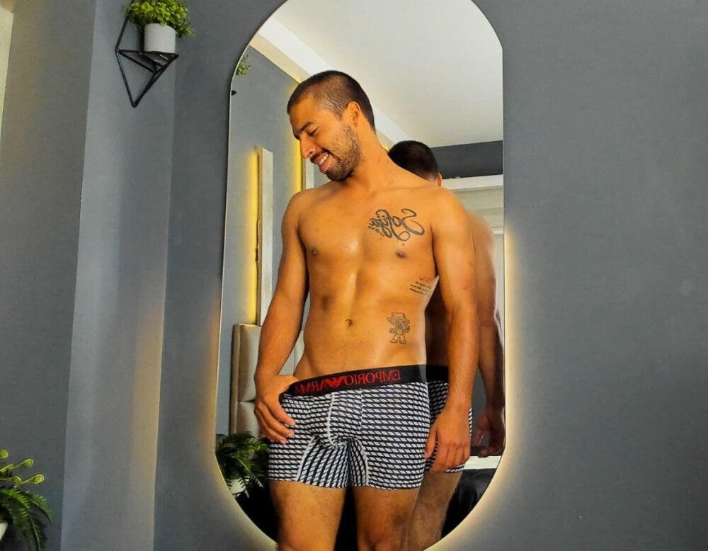 MyStrongSubmissive Chatroom