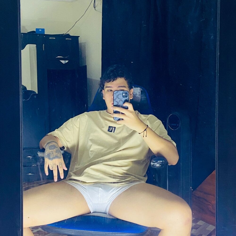 Naim_Bennetsex Webcam Profile Picture Naim_Bennetsex Chatroom