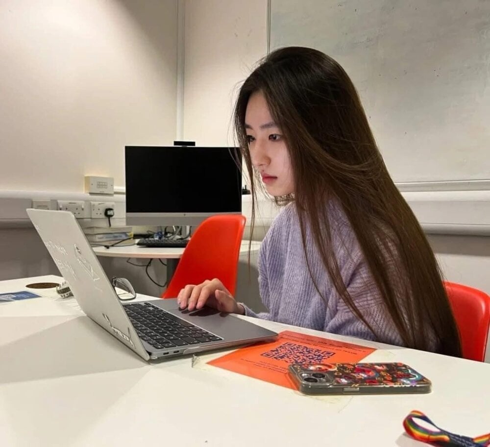 Naked_like_the_moon_usa Chatroom