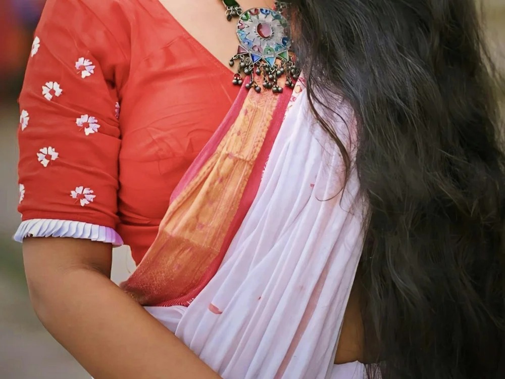 Nandini28 Chatroom