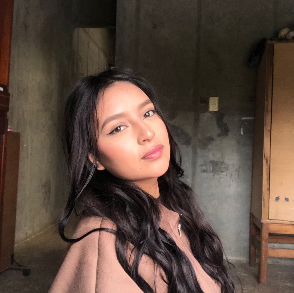 NaomyCollins__ Chatroom