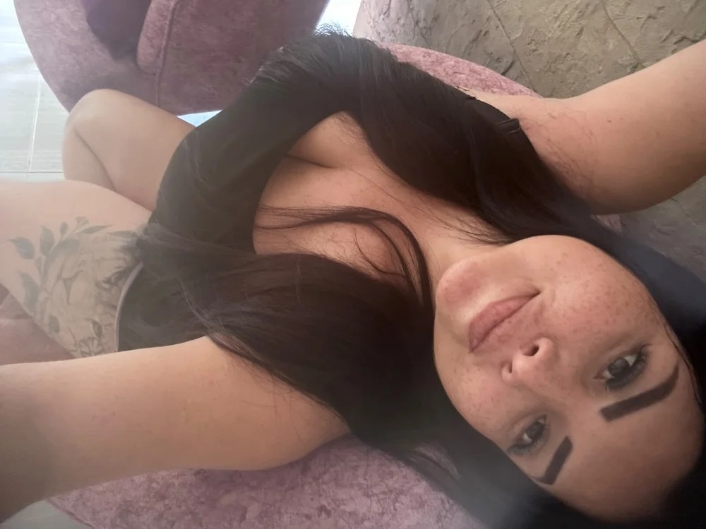 Nataly_Freckles Chatroom