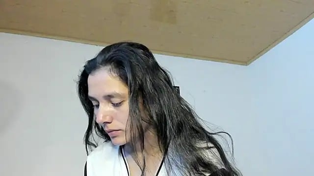 Nathaly_love96 Chatroom