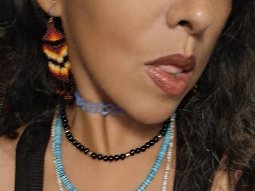 Native_MILF_Goddess Chatroom