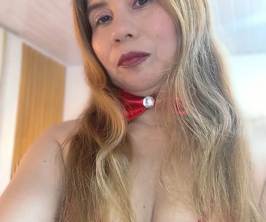 Naught-Milf Chatroom