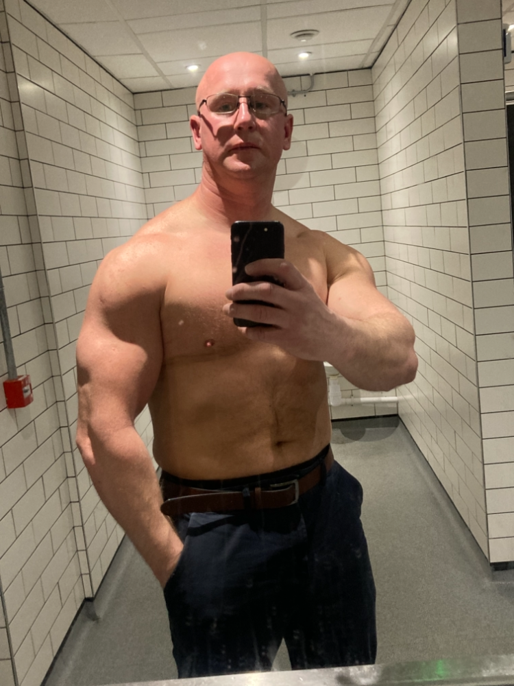 NaughtyBull69 Chatroom