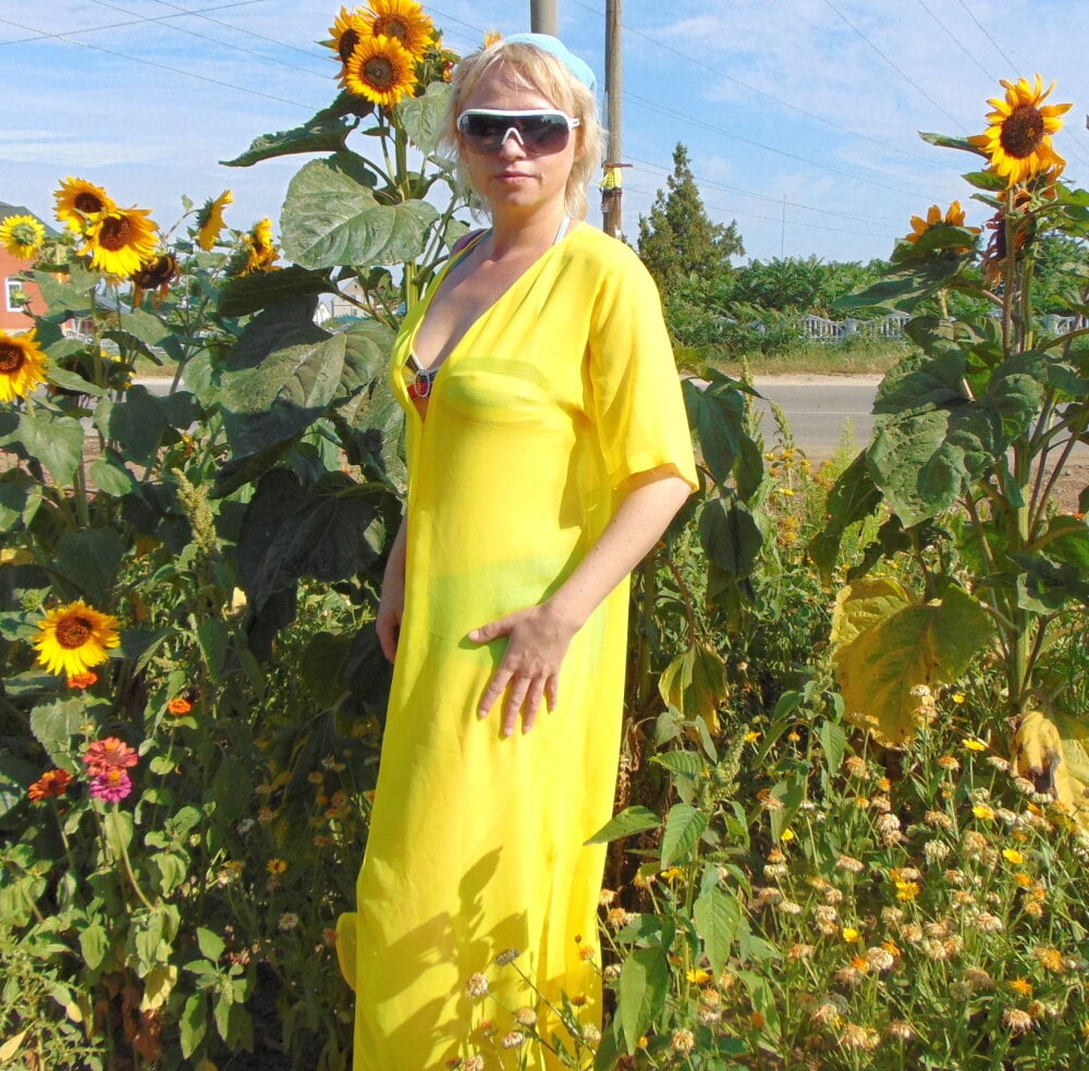 NaughtyMILF4UX Chatroom