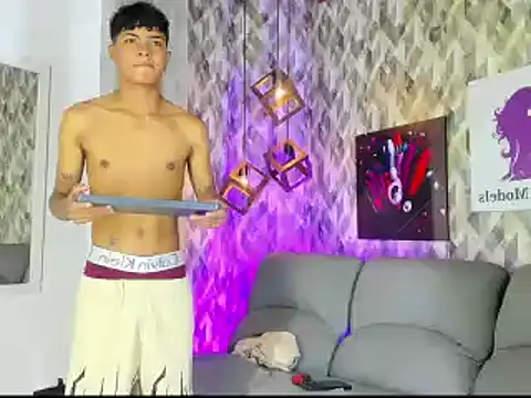 Naugthy_boy00 Chatroom