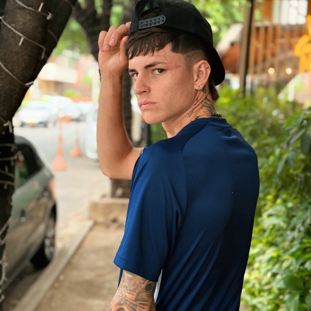 Neill_Lorde Chatroom