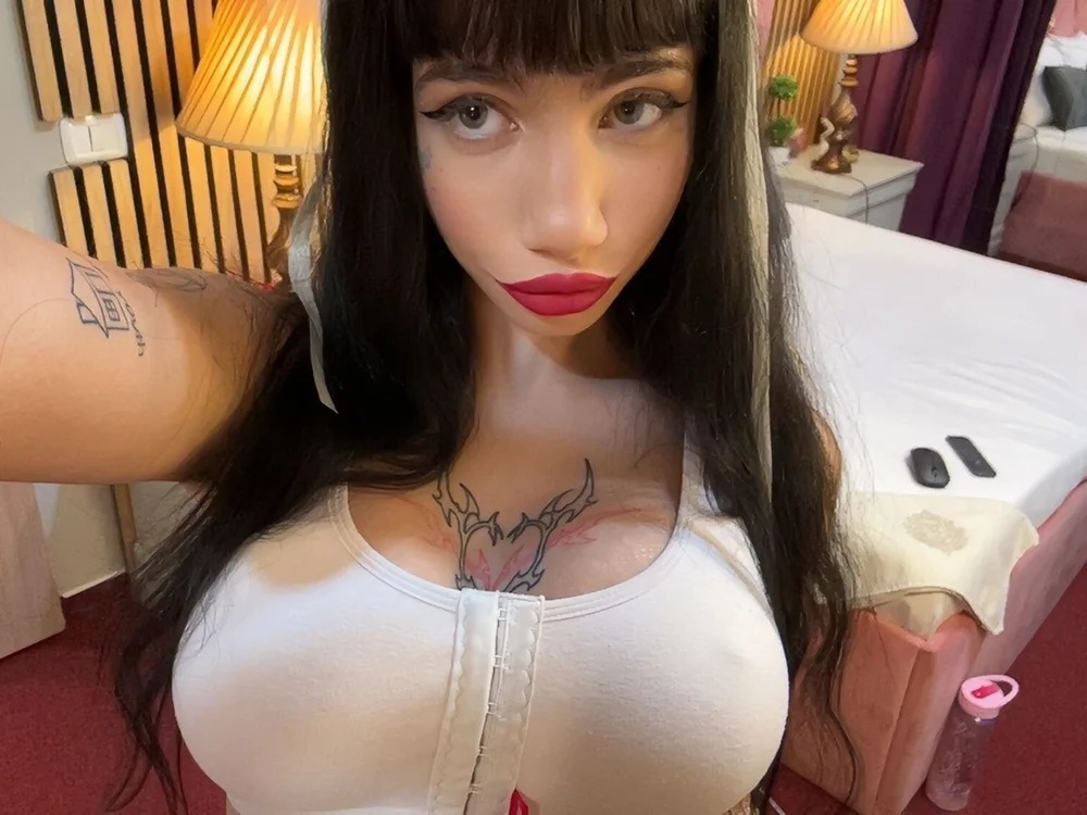 Neith_Cole Chatroom
