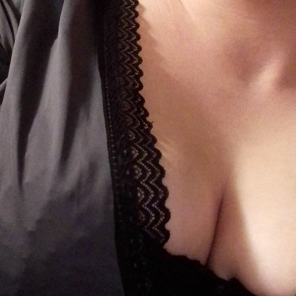 Nermine_Sex Chatroom