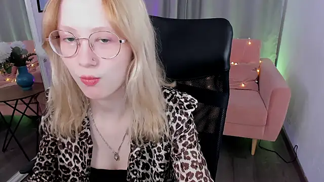 NessaShy Chatroom